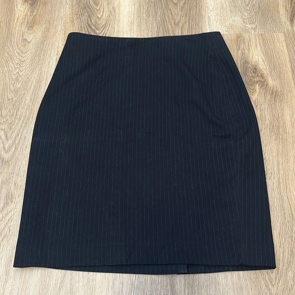 Banana Republic Black Pinstripe Tailored Skirt Set size 2 | 4 - Picture 2 of 13